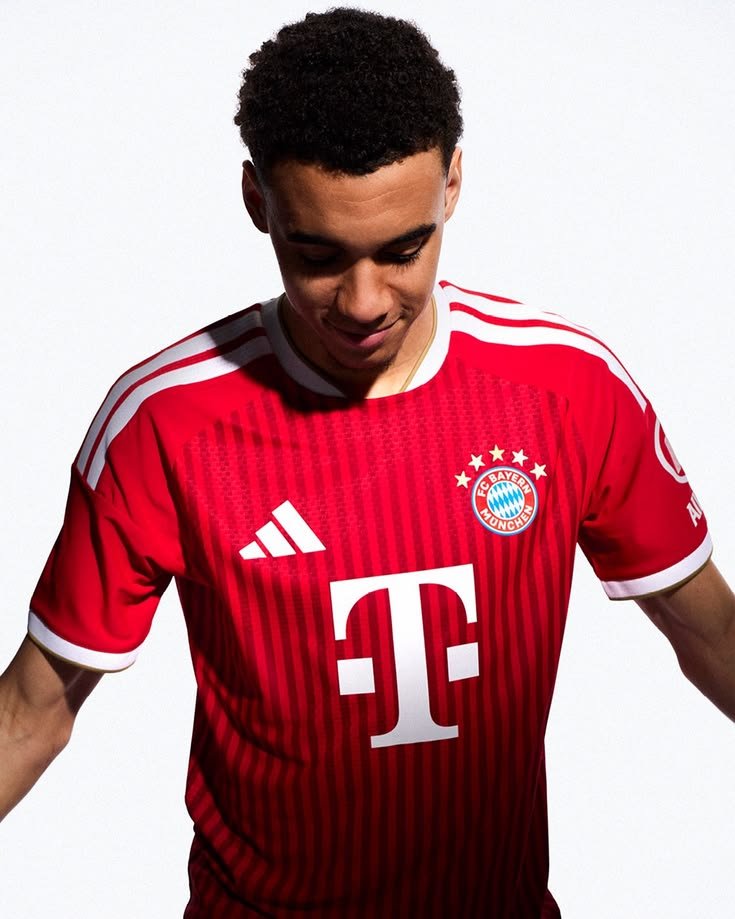 Bayern Munich Kit - Image 2